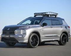 Позашляховик Mitsubishi Outlander 2023 з гібридом, що підключається