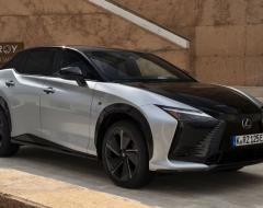 Новий Lexus RZ 2026 – електричний розкішний кросовер із характером та покращеннями