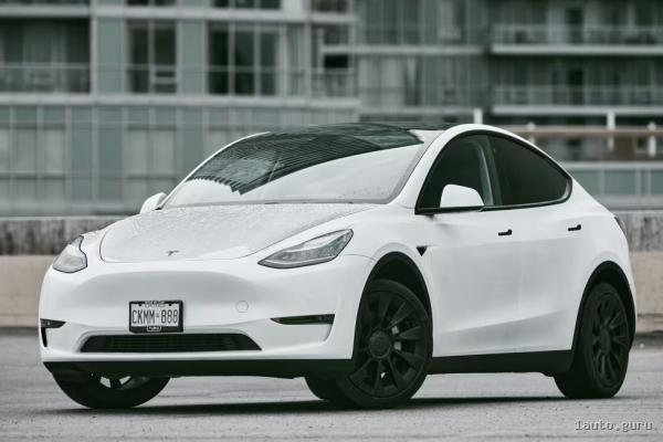 Tesla Model Y 2021–2023 з пробігом: батарея, США, підвіска та Autopilot