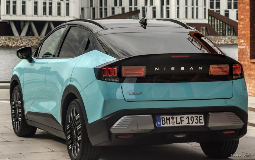 Nissan Leaf 2026 задня оптика та дизайн кросовера