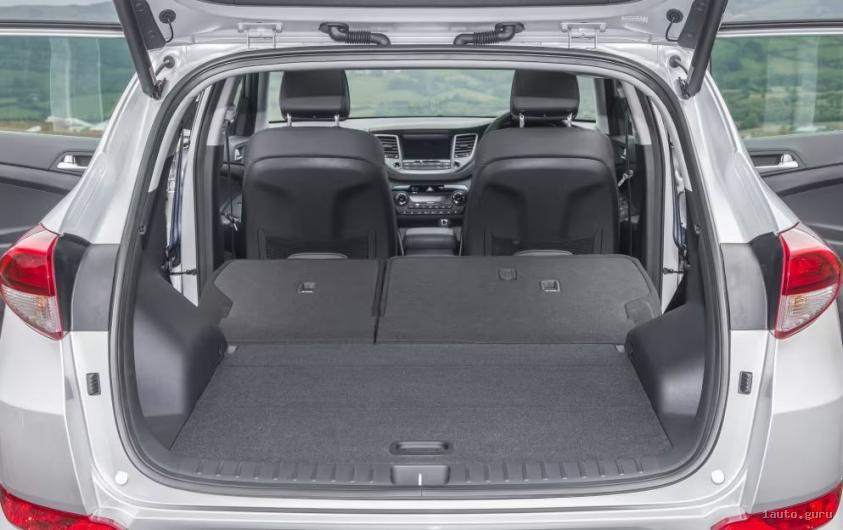 Просторий багажник Tucson TL