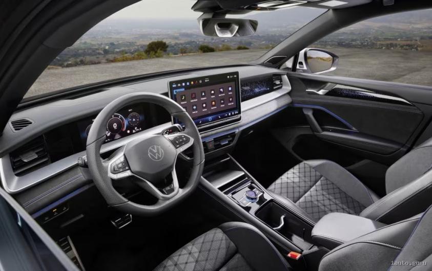 Салон та технології Volkswagen Tayron 2025