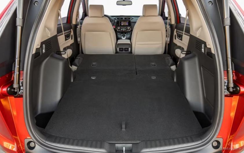 Просторий багажник Honda CR-V 5 покоління