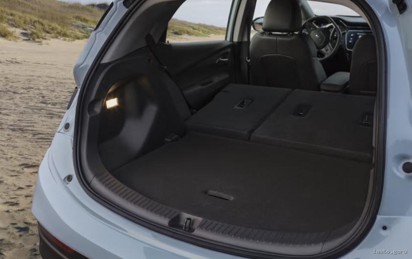 Відкритий багажник Chevrolet Bolt EV