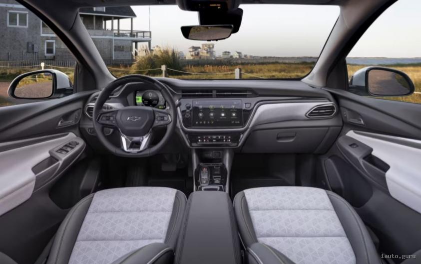 Салон Chevrolet Bolt EUV з передніми сидіннями і центральною консоллю