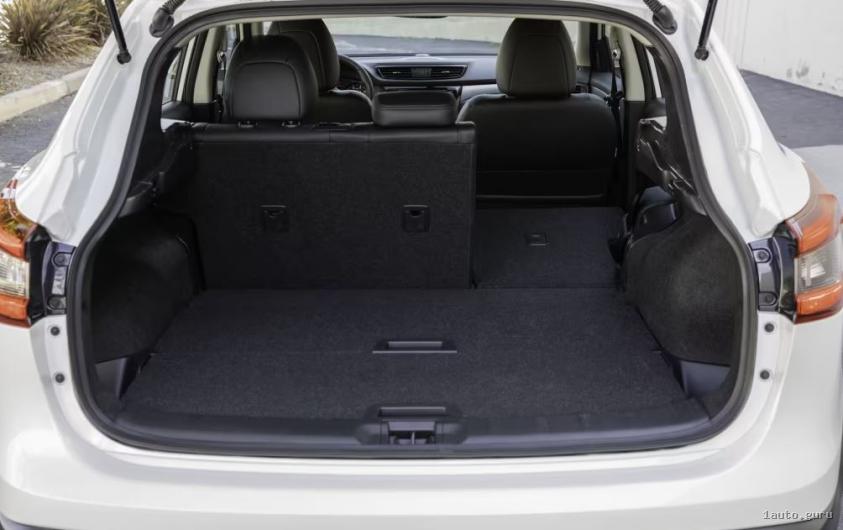 Багажник Nissan Rogue T32 з піднятими спинками другого ряду
