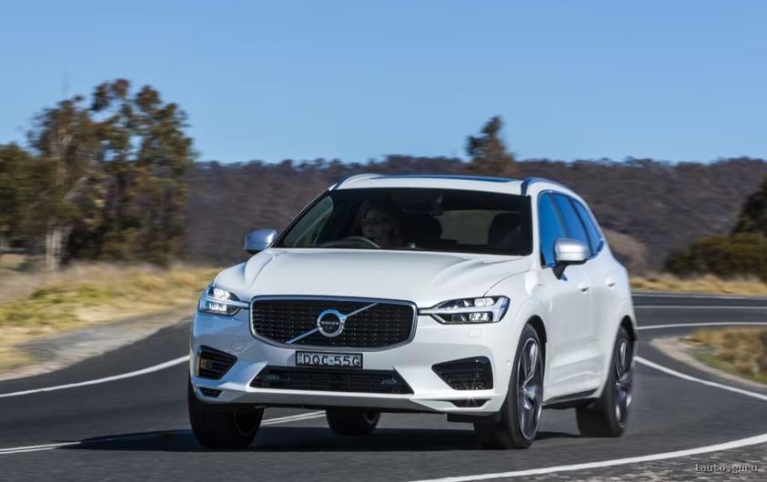 Volvo XC60 II T8 до рестайлінгу — передній ракурс у три чверті